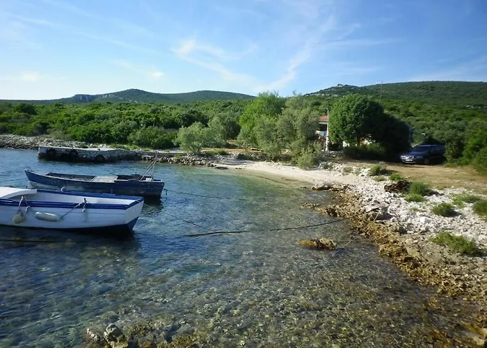 Robinson In With Seaview, Terrace Pašman