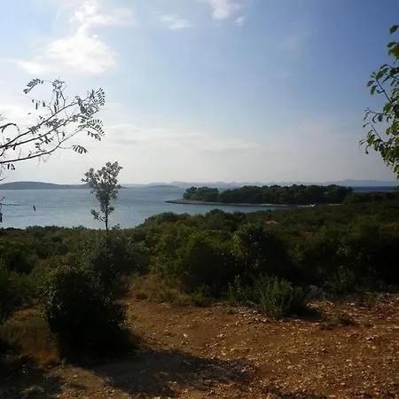 Vakantiehuis Robinson In With Seaview, Terrace Pašman